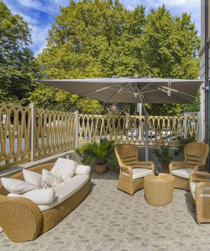 Hotel in Viareggio with Garden